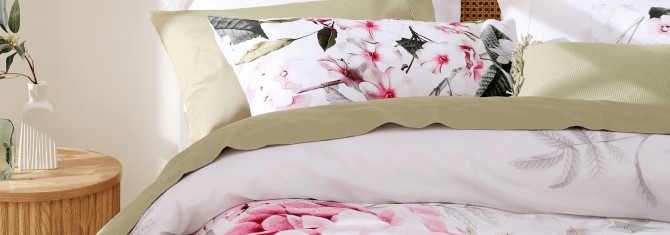 Floral bedroom ideas and inspiration