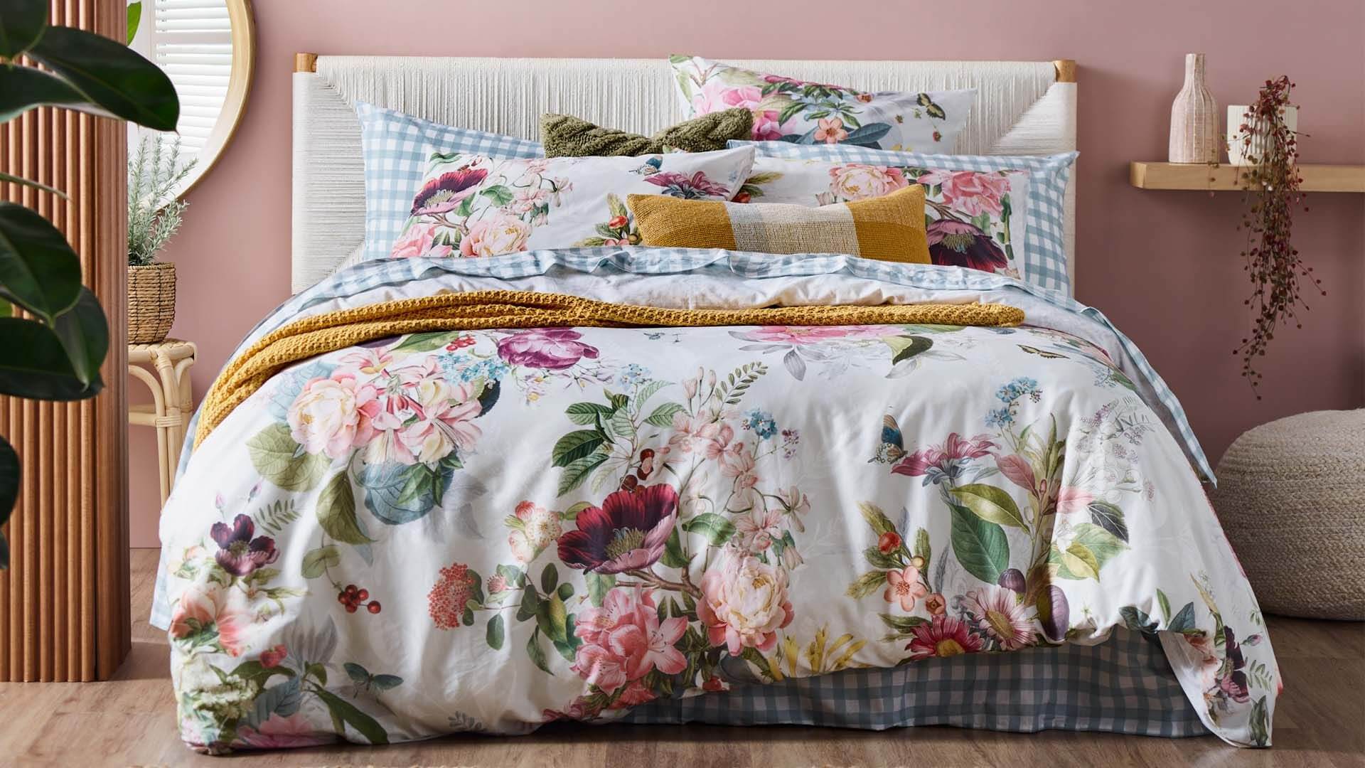 Floral print quilt cover set & textured throw